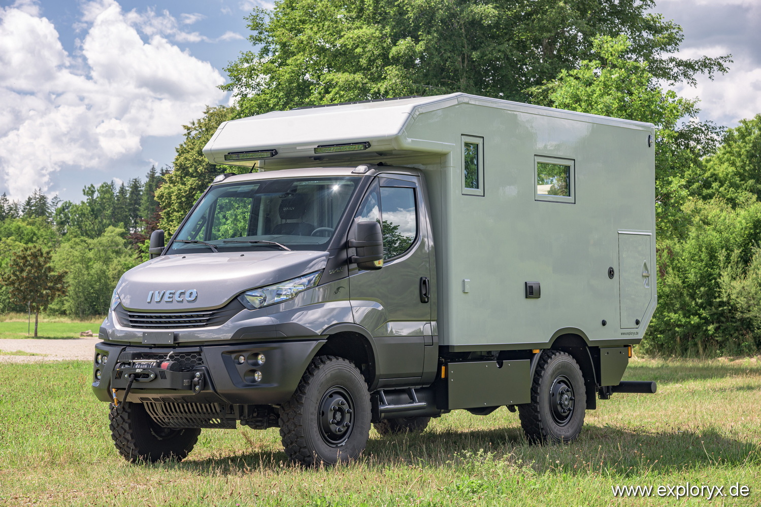 Iveco Daily mit Strauraumalkoven